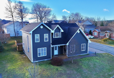 2 WHITE ROSE PLACE, CLARENVILLE, Newfoundland, Canada A5A 2B4, ,2 BathroomsBathrooms,Residential,Sale Pending,WHITE ROSE PLACE,6054