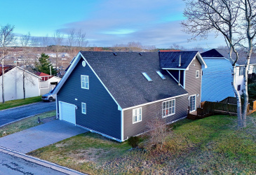 2 WHITE ROSE PLACE, CLARENVILLE, Newfoundland, Canada A5A 2B4, ,2 BathroomsBathrooms,Residential,Sale Pending,WHITE ROSE PLACE,6054