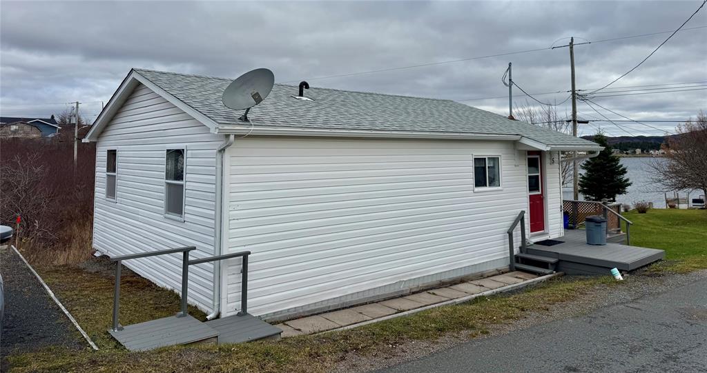 5 LUTHER'S LANE, SUNNYSIDE, Newfoundland, Canada A0B 3J0, ,1 BathroomBathrooms,Residential,Sale Pending,LUTHER'S LANE,6055
