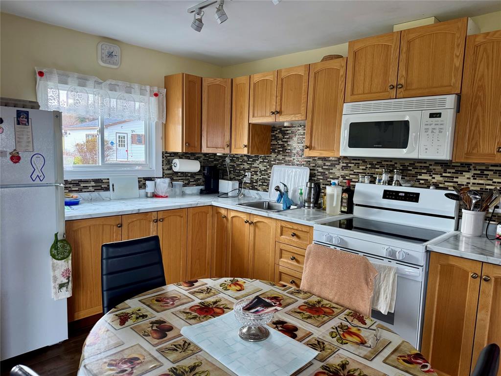 5 LUTHER'S LANE, SUNNYSIDE, Newfoundland, Canada A0B 3J0, ,1 BathroomBathrooms,Residential,Sale Pending,LUTHER'S LANE,6055