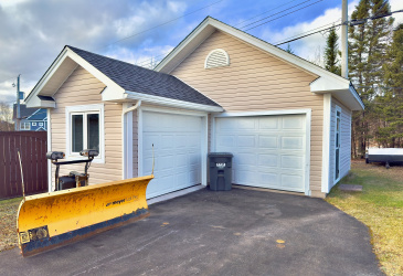 112 TERRA NOVA DRIVE, CLARENVILLE, Newfoundland, Canada A5A 1Y8, ,3 BathroomsBathrooms,Residential,For Sale,TERRA NOVA DRIVE,6062