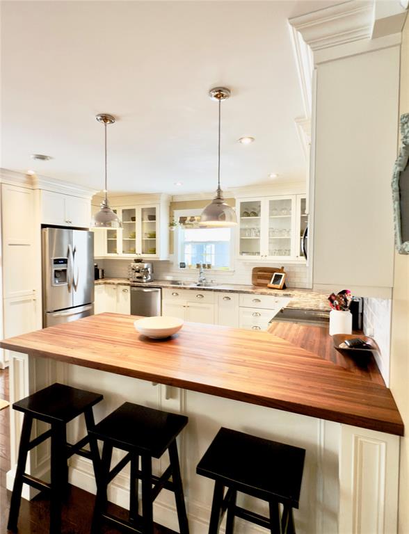 46 SUNSET DRIVE, CLARENVILLE, Newfoundland, Canada A5A 0A4, ,3 BathroomsBathrooms,Residential,Sale Pending,SUNSET DRIVE,6070