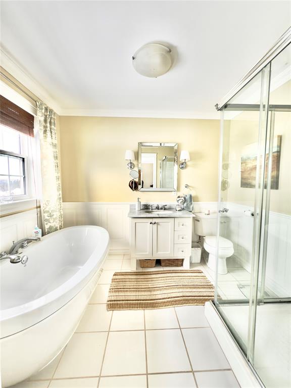 46 SUNSET DRIVE, CLARENVILLE, Newfoundland, Canada A5A 0A4, ,3 BathroomsBathrooms,Residential,Sale Pending,SUNSET DRIVE,6070