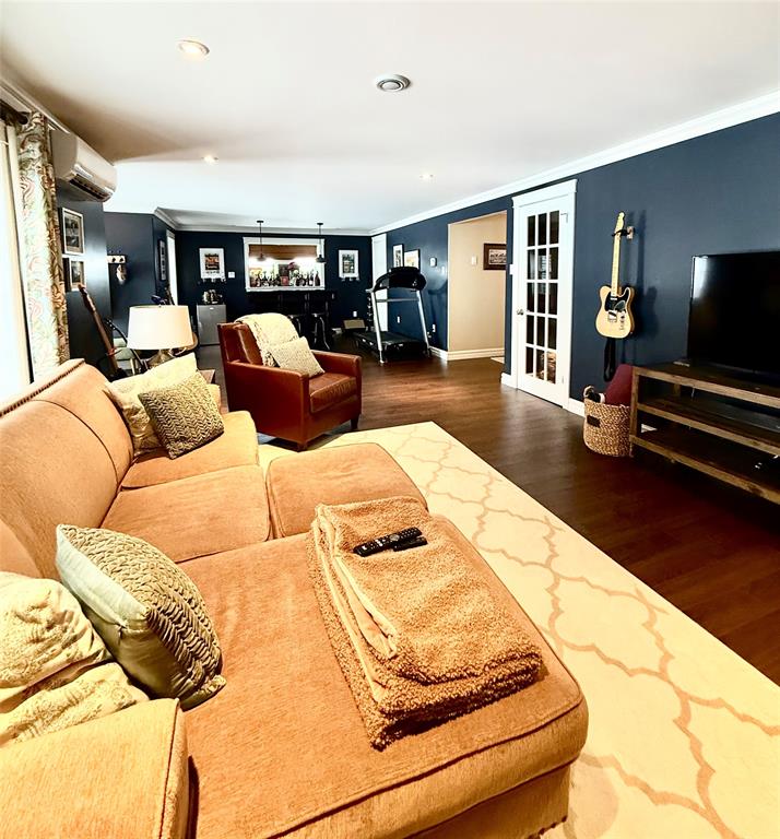 46 SUNSET DRIVE, CLARENVILLE, Newfoundland, Canada A5A 0A4, ,3 BathroomsBathrooms,Residential,Sale Pending,SUNSET DRIVE,6070