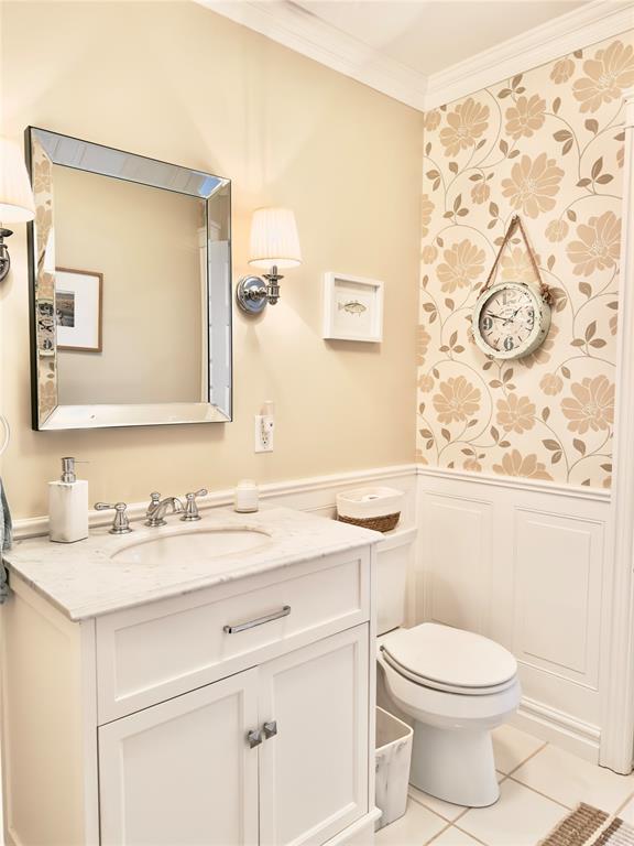 46 SUNSET DRIVE, CLARENVILLE, Newfoundland, Canada A5A 0A4, ,3 BathroomsBathrooms,Residential,Sale Pending,SUNSET DRIVE,6070