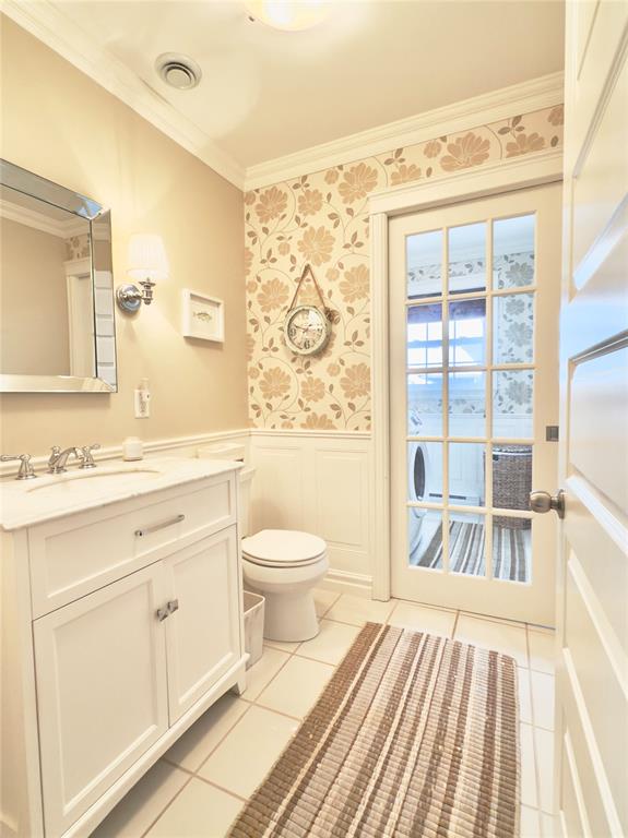 46 SUNSET DRIVE, CLARENVILLE, Newfoundland, Canada A5A 0A4, ,3 BathroomsBathrooms,Residential,Sale Pending,SUNSET DRIVE,6070