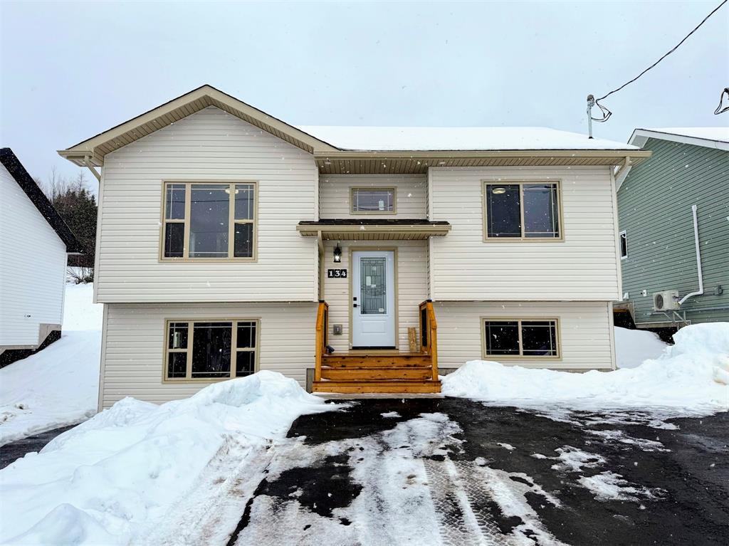 134 SPRUCELAND DRIVE, CLARENVILLE, Newfoundland, Canada A5A 4N9, ,2 BathroomsBathrooms,Residential,For Sale,SPRUCELAND DRIVE,6073
