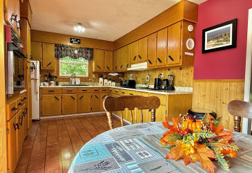 33 OCEANVIEW CRESCENT, BROOKLYN, Newfoundland, Canada A0C 1V0, ,1 BathroomBathrooms,Residential,For Sale,OCEANVIEW CRESCENT,6087