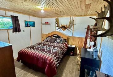 33 OCEANVIEW CRESCENT, BROOKLYN, Newfoundland, Canada A0C 1V0, ,1 BathroomBathrooms,Residential,For Sale,OCEANVIEW CRESCENT,6087