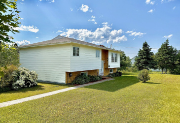 33 OCEANVIEW CRESCENT, BROOKLYN, Newfoundland, Canada A0C 1V0, ,1 BathroomBathrooms,Residential,For Sale,OCEANVIEW CRESCENT,6087