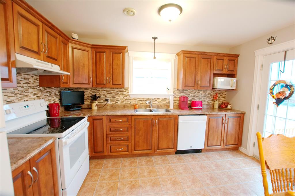 17 BISHOP'S ROAD, BAY ROBERTS, Newfoundland, Canada A0A 1G0, ,1 BathroomBathrooms,Residential,For Sale,BISHOP'S ROAD,6088