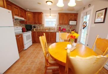 17 BISHOP'S ROAD, BAY ROBERTS, Newfoundland, Canada A0A 1G0, ,1 BathroomBathrooms,Residential,For Sale,BISHOP'S ROAD,6088