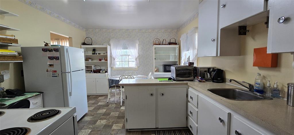 661 MAIN STREET, BURIN, Newfoundland, Canada A0E 1E0, ,1 BathroomBathrooms,Residential,For Sale,MAIN STREET,6092