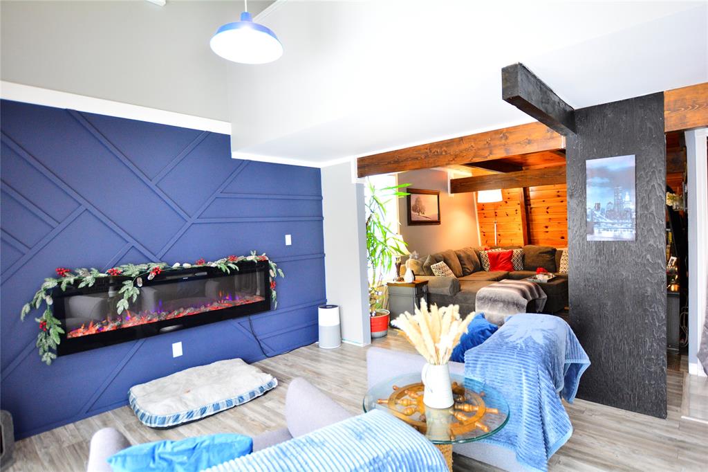 110-114 POINT ROAD, HARBOUR MAIN-CHAPEL'S COVE-LKAEVIEW, Newfoundland, Canada A0A 1V0, ,2 BathroomsBathrooms,Residential,Sale Pending,POINT ROAD,6093