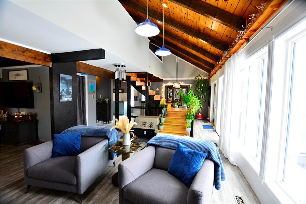 110-114 POINT ROAD, HARBOUR MAIN-CHAPEL'S COVE-LKAEVIEW, Newfoundland, Canada A0A 1V0, ,2 BathroomsBathrooms,Residential,Sale Pending,POINT ROAD,6093