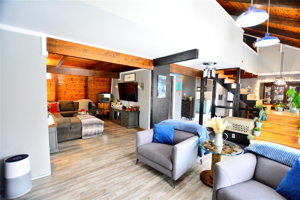 110-114 POINT ROAD, HARBOUR MAIN-CHAPEL'S COVE-LKAEVIEW, Newfoundland, Canada A0A 1V0, ,2 BathroomsBathrooms,Residential,Sale Pending,POINT ROAD,6093