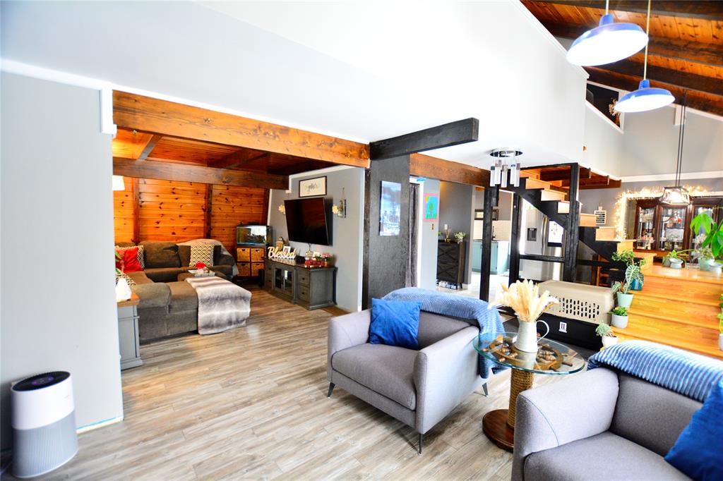 110-114 POINT ROAD, HARBOUR MAIN-CHAPEL'S COVE-LKAEVIEW, Newfoundland, Canada A0A 1V0, ,2 BathroomsBathrooms,Residential,Sale Pending,POINT ROAD,6093