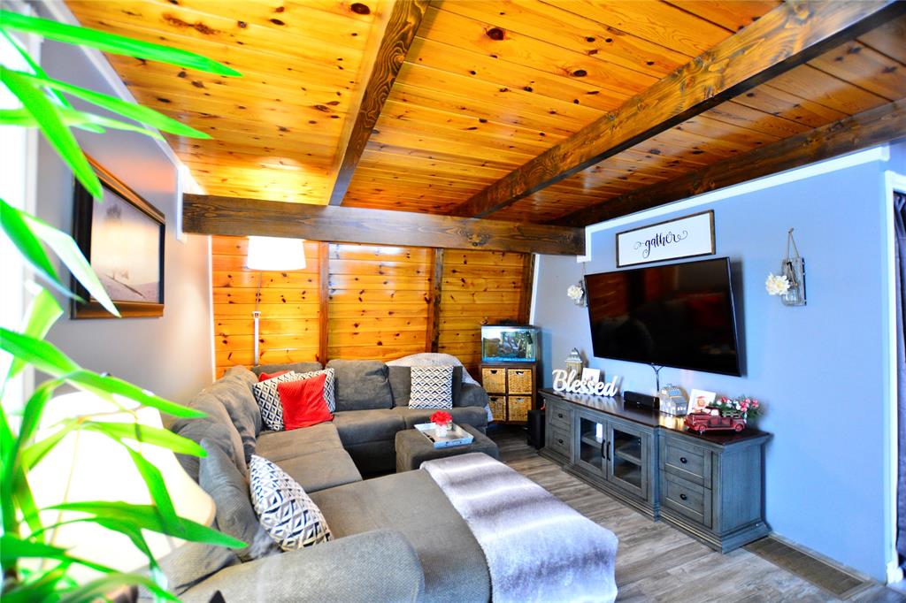 110-114 POINT ROAD, HARBOUR MAIN-CHAPEL'S COVE-LKAEVIEW, Newfoundland, Canada A0A 1V0, ,2 BathroomsBathrooms,Residential,Sale Pending,POINT ROAD,6093