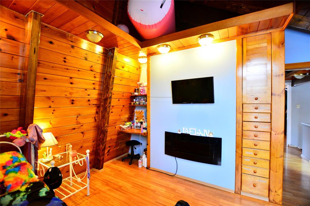 110-114 POINT ROAD, HARBOUR MAIN-CHAPEL'S COVE-LKAEVIEW, Newfoundland, Canada A0A 1V0, ,2 BathroomsBathrooms,Residential,Sale Pending,POINT ROAD,6093