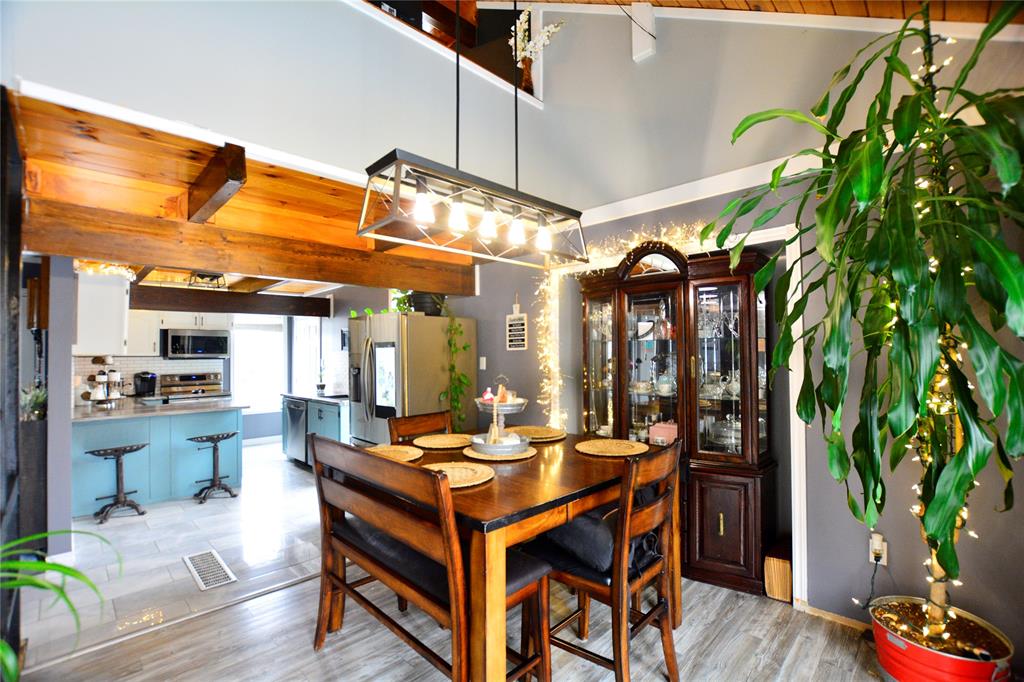 110-114 POINT ROAD, HARBOUR MAIN-CHAPEL'S COVE-LKAEVIEW, Newfoundland, Canada A0A 1V0, ,2 BathroomsBathrooms,Residential,Sale Pending,POINT ROAD,6093