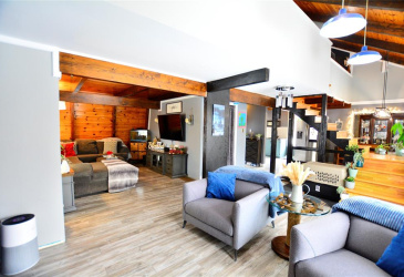 110-114 POINT ROAD, HARBOUR MAIN-CHAPEL'S COVE-LKAEVIEW, Newfoundland, Canada A0A 1V0, ,2 BathroomsBathrooms,Residential,Sale Pending,POINT ROAD,6093