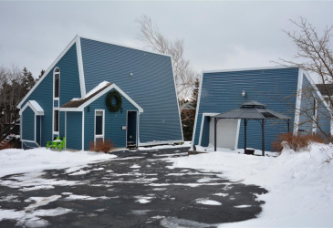 110-114 POINT ROAD, HARBOUR MAIN-CHAPEL'S COVE-LKAEVIEW, Newfoundland, Canada A0A 1V0, ,2 BathroomsBathrooms,Residential,Sale Pending,POINT ROAD,6093