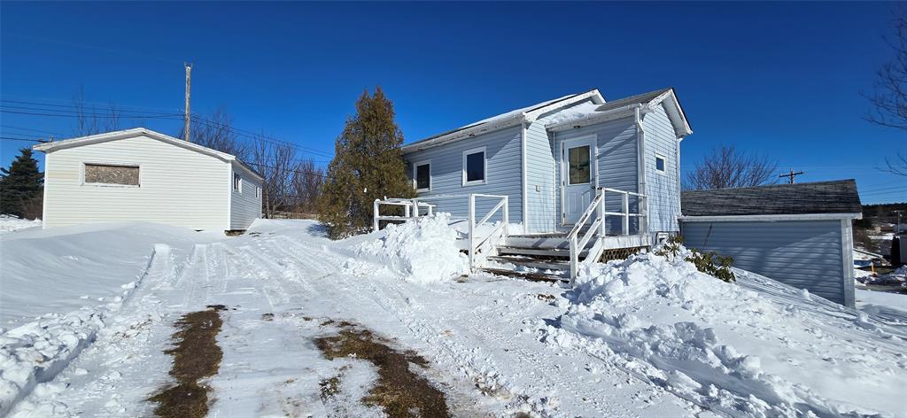 8 E GREENWOOD STREET, MARYSTOWN, Newfoundland, Canada A0E 2M0, ,2 BathroomsBathrooms,Residential,For Sale,GREENWOOD STREET,6097