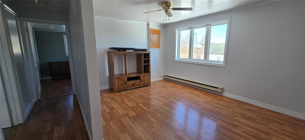 8 E GREENWOOD STREET, MARYSTOWN, Newfoundland, Canada A0E 2M0, ,2 BathroomsBathrooms,Residential,For Sale,GREENWOOD STREET,6097