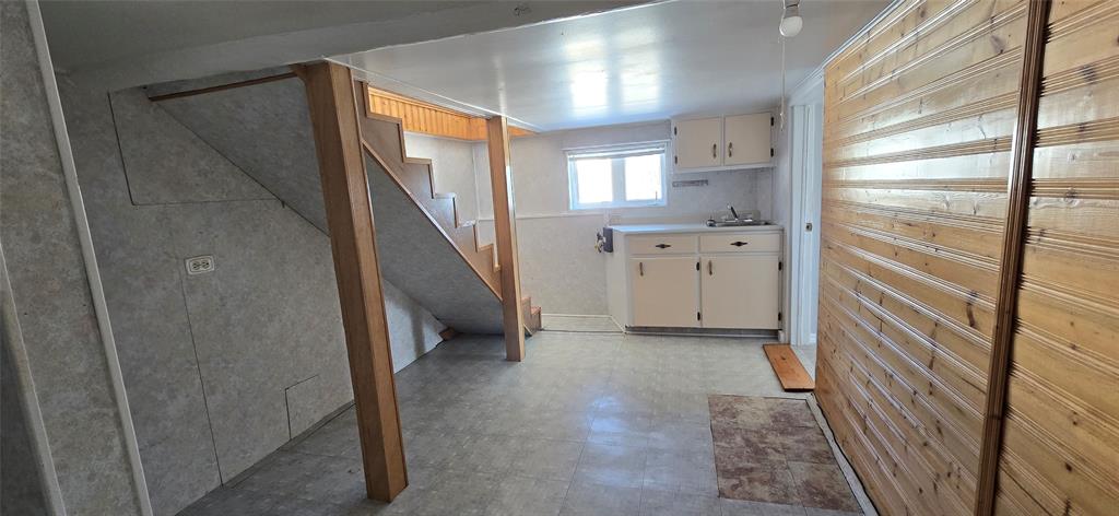 8 E GREENWOOD STREET, MARYSTOWN, Newfoundland, Canada A0E 2M0, ,2 BathroomsBathrooms,Residential,For Sale,GREENWOOD STREET,6097