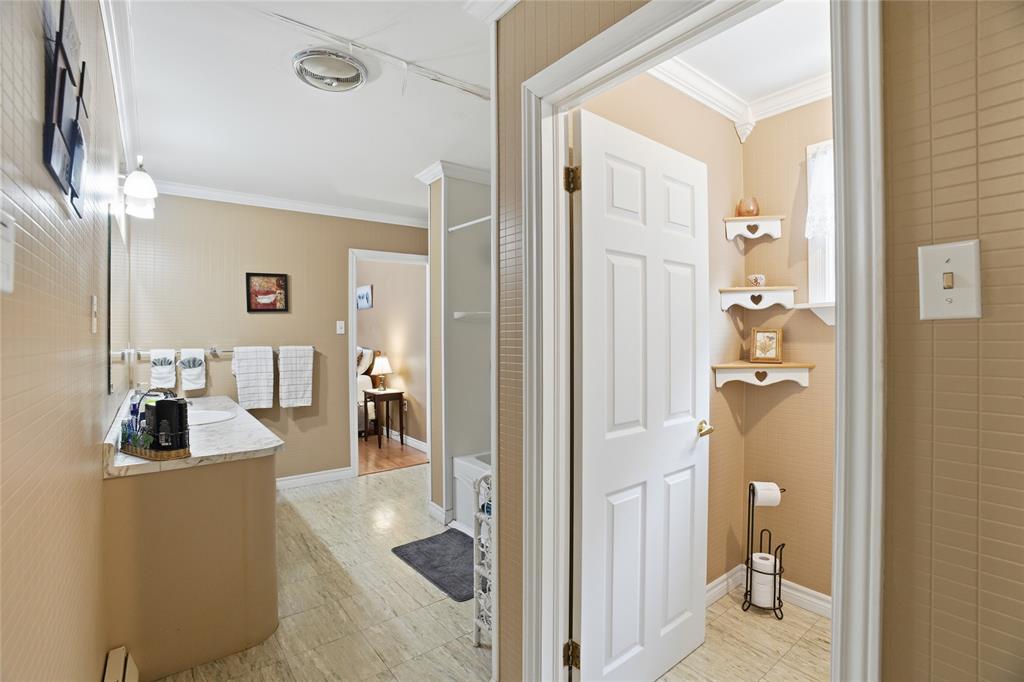 214-216 CRESTON BOULEVARD, MARYSTOWN, Newfoundland, Canada A0E 1K0, ,2 BathroomsBathrooms,Residential,For Sale,CRESTON BOULEVARD,6098