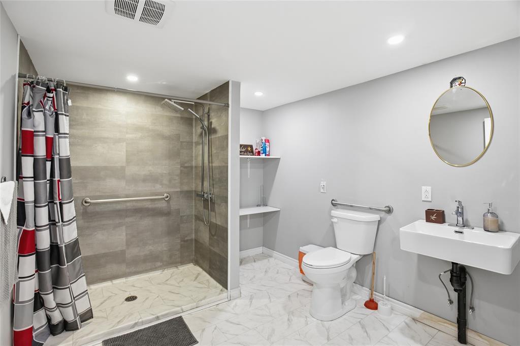 214-216 CRESTON BOULEVARD, MARYSTOWN, Newfoundland, Canada A0E 1K0, ,2 BathroomsBathrooms,Residential,For Sale,CRESTON BOULEVARD,6098