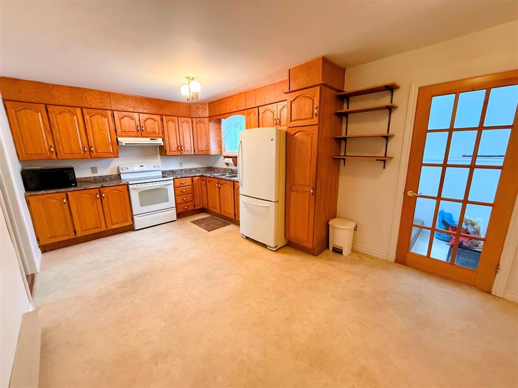 3 THORBURN PLACE, CLARENVILLE, Newfoundland, Canada A5A 1Z1, ,2 BathroomsBathrooms,Residential,Sale Pending,THORBURN PLACE,6102