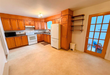 3 THORBURN PLACE, CLARENVILLE, Newfoundland, Canada A5A 1Z1, ,2 BathroomsBathrooms,Residential,Sale Pending,THORBURN PLACE,6102