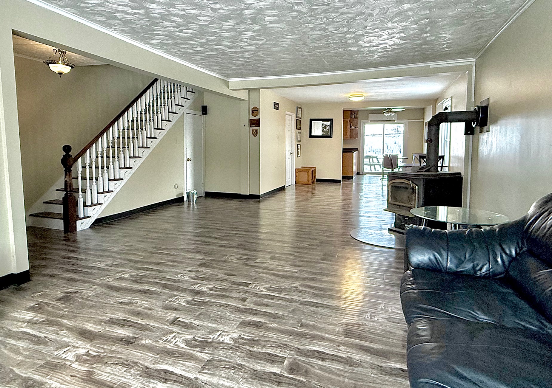 111 MARINE DRIVE, CLARENVILLE, Newfoundland, Canada A5A 1M6, ,2 BathroomsBathrooms,Residential,For Sale,MARINE DRIVE,6103