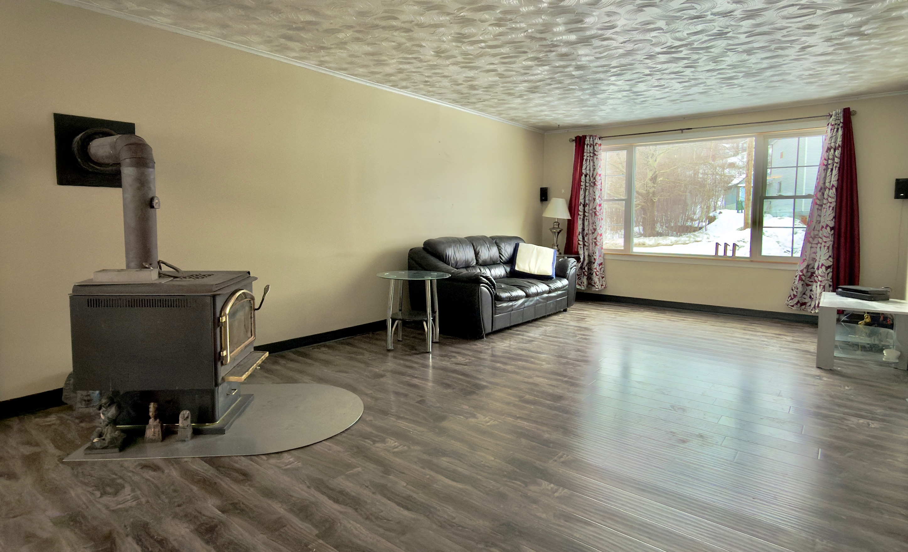 111 MARINE DRIVE, CLARENVILLE, Newfoundland, Canada A5A 1M6, ,2 BathroomsBathrooms,Residential,For Sale,MARINE DRIVE,6103