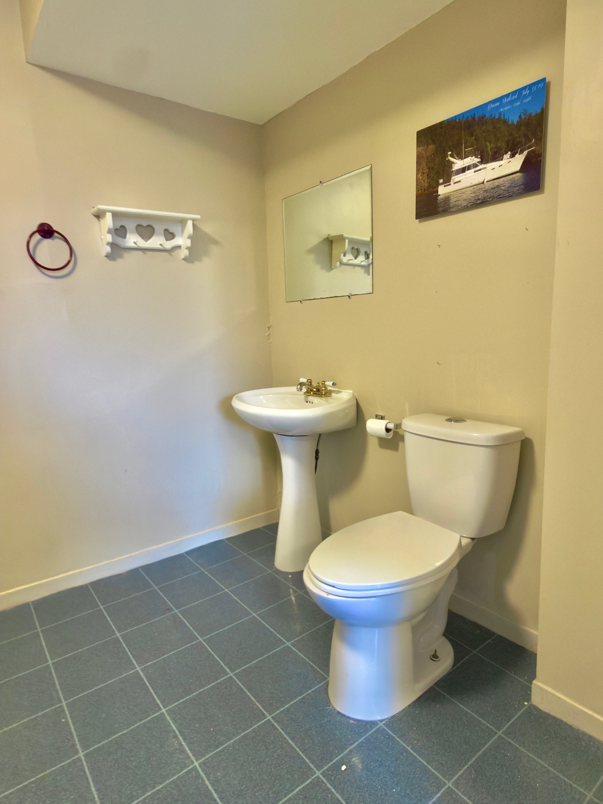 111 MARINE DRIVE, CLARENVILLE, Newfoundland, Canada A5A 1M6, ,2 BathroomsBathrooms,Residential,For Sale,MARINE DRIVE,6103
