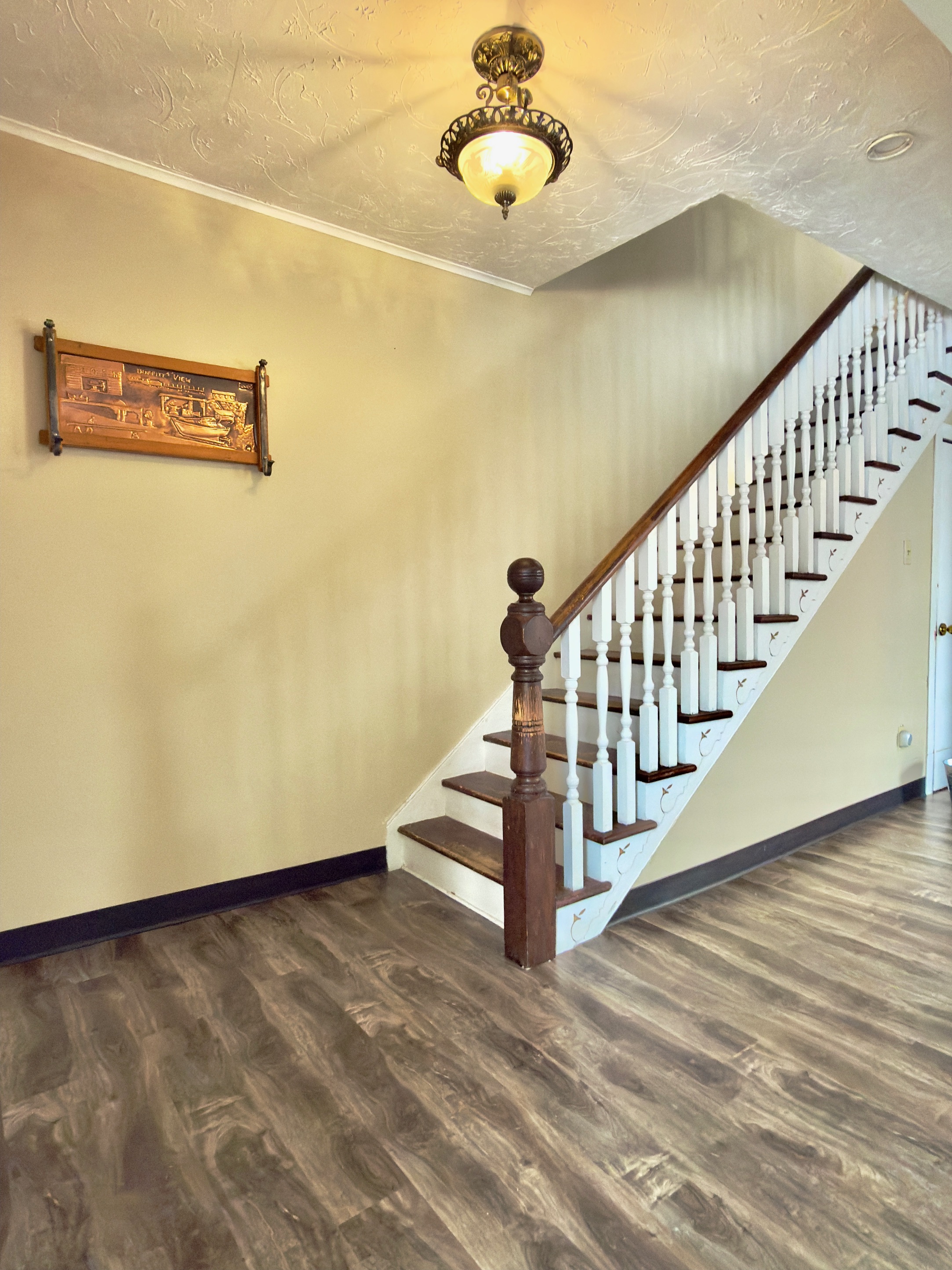 111 MARINE DRIVE, CLARENVILLE, Newfoundland, Canada A5A 1M6, ,2 BathroomsBathrooms,Residential,For Sale,MARINE DRIVE,6103