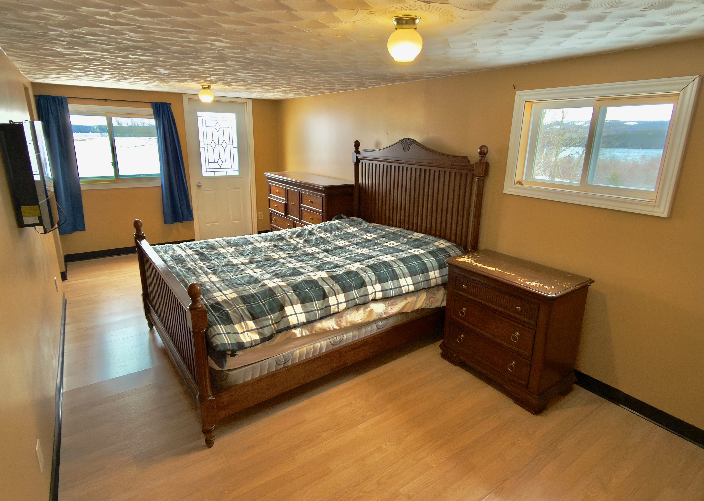 111 MARINE DRIVE, CLARENVILLE, Newfoundland, Canada A5A 1M6, ,2 BathroomsBathrooms,Residential,For Sale,MARINE DRIVE,6103