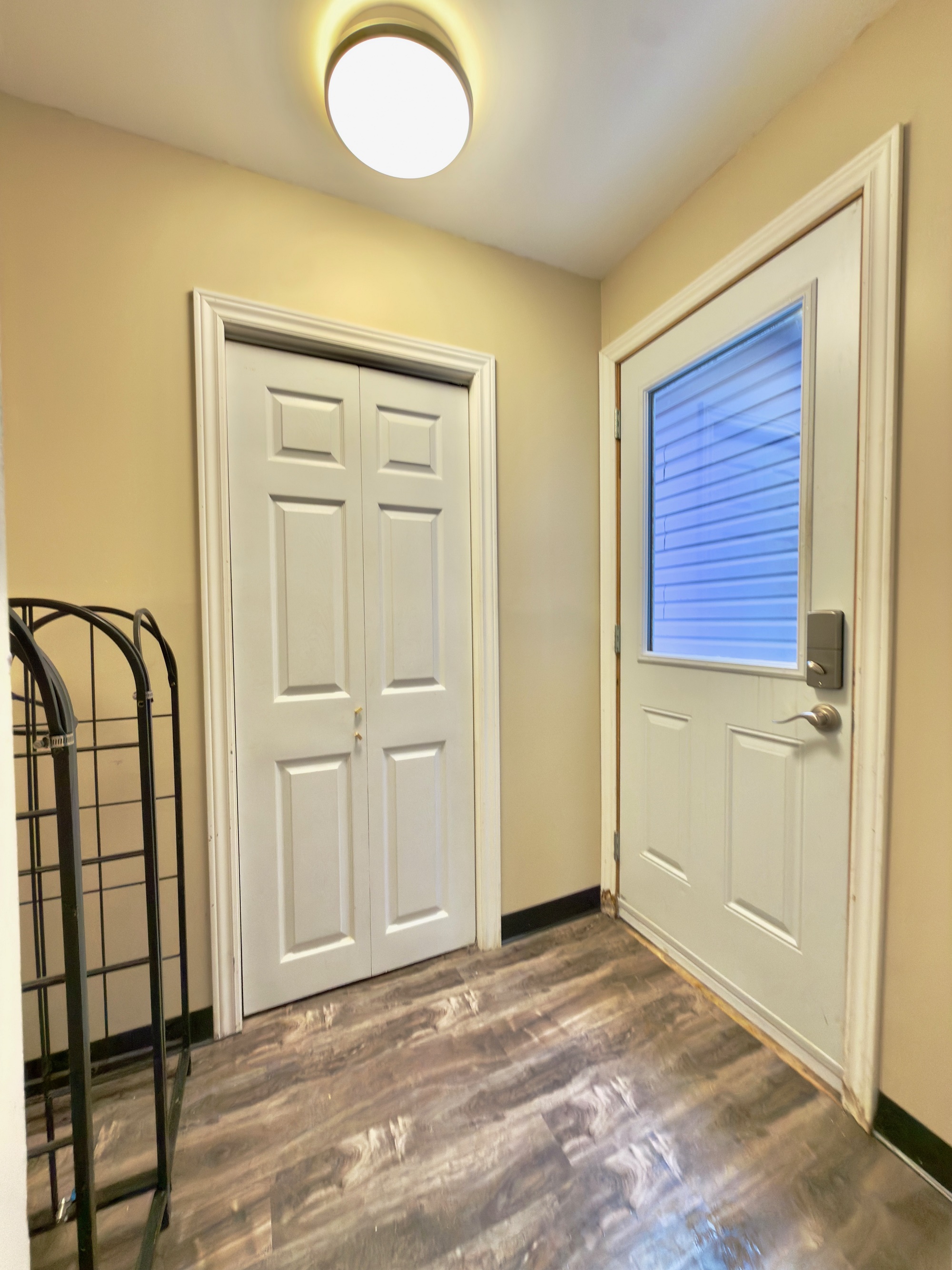 111 MARINE DRIVE, CLARENVILLE, Newfoundland, Canada A5A 1M6, ,2 BathroomsBathrooms,Residential,For Sale,MARINE DRIVE,6103