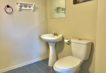 111 MARINE DRIVE, CLARENVILLE, Newfoundland, Canada A5A 1M6, ,2 BathroomsBathrooms,Residential,For Sale,MARINE DRIVE,6103