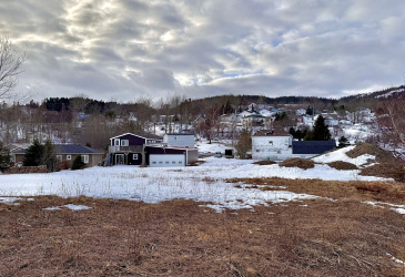 111 MARINE DRIVE, CLARENVILLE, Newfoundland, Canada A5A 1M6, ,2 BathroomsBathrooms,Residential,For Sale,MARINE DRIVE,6103