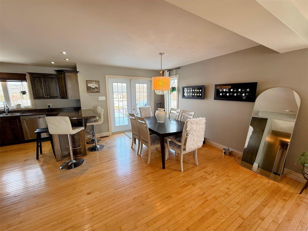 30 CLEARWATER DRIVE, CLARENVILLE, Newfoundland, Canada A5A 4P6, ,2 BathroomsBathrooms,Residential,Sale Pending,CLEARWATER DRIVE,6105