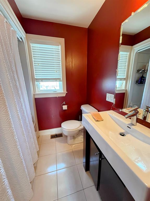 30 CLEARWATER DRIVE, CLARENVILLE, Newfoundland, Canada A5A 4P6, ,2 BathroomsBathrooms,Residential,Sale Pending,CLEARWATER DRIVE,6105