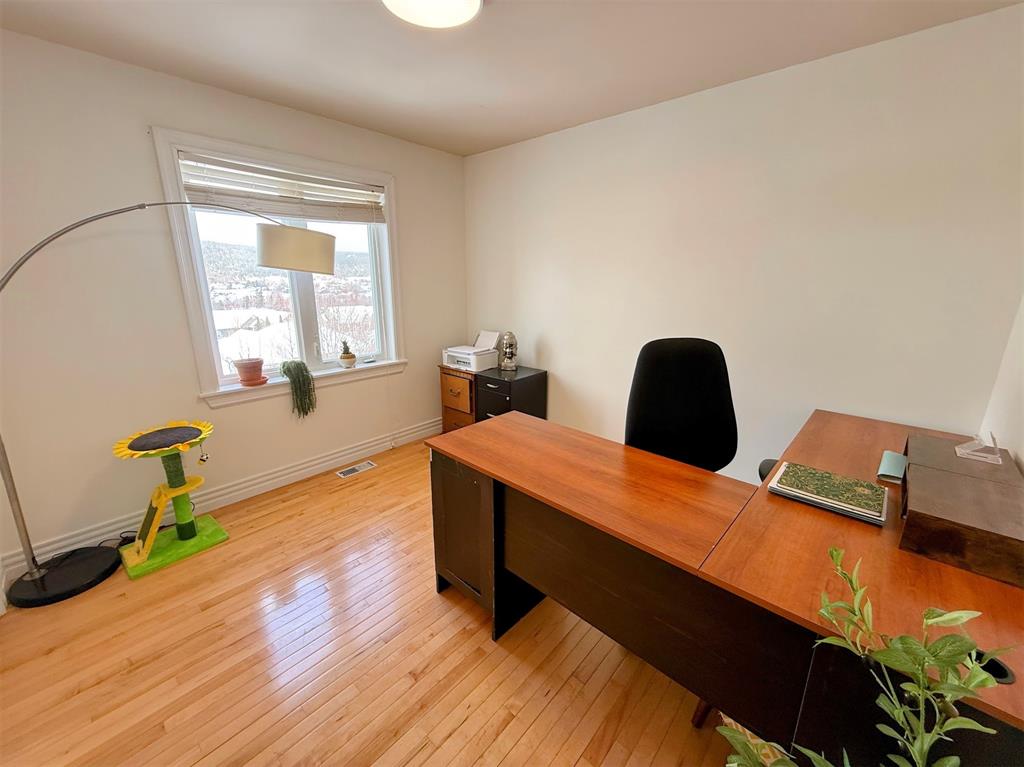 30 CLEARWATER DRIVE, CLARENVILLE, Newfoundland, Canada A5A 4P6, ,2 BathroomsBathrooms,Residential,Sale Pending,CLEARWATER DRIVE,6105