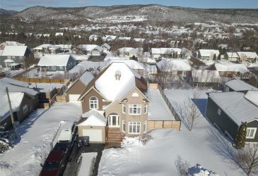 30 CLEARWATER DRIVE, CLARENVILLE, Newfoundland, Canada A5A 4P6, ,2 BathroomsBathrooms,Residential,Sale Pending,CLEARWATER DRIVE,6105