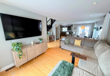 30 CLEARWATER DRIVE, CLARENVILLE, Newfoundland, Canada A5A 4P6, ,2 BathroomsBathrooms,Residential,Sale Pending,CLEARWATER DRIVE,6105