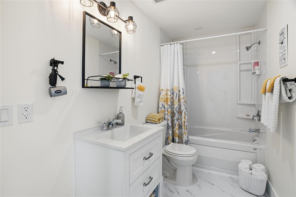 62-64 GREENWOOD STREET, MARYSTOWN, Newfoundland, Canada A0E 2M0, ,1 BathroomBathrooms,Residential,For Sale,GREENWOOD STREET,6107