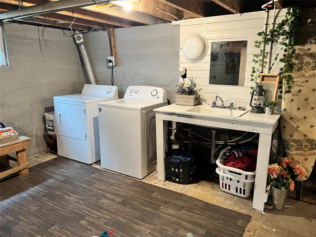 109 CONCEPTION BAY HIGHWAY, CLARKE'S BEACH, Newfoundland, Canada A0A 1W0, ,1 BathroomBathrooms,Mixed,For Sale,CONCEPTION BAY HIGHWAY,6108