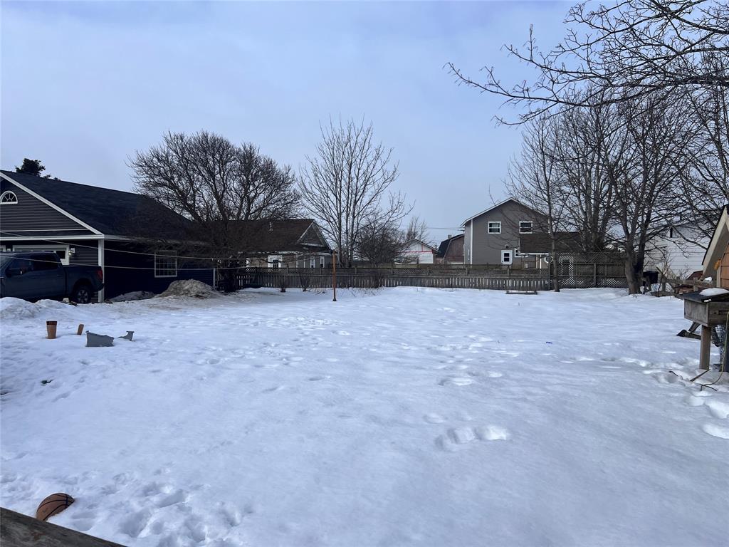 9-11 SMITH STREET, BAY ROBERTS, Newfoundland, Canada A0A 1G0, ,1 BathroomBathrooms,Residential,For Sale,SMITH STREET,6116