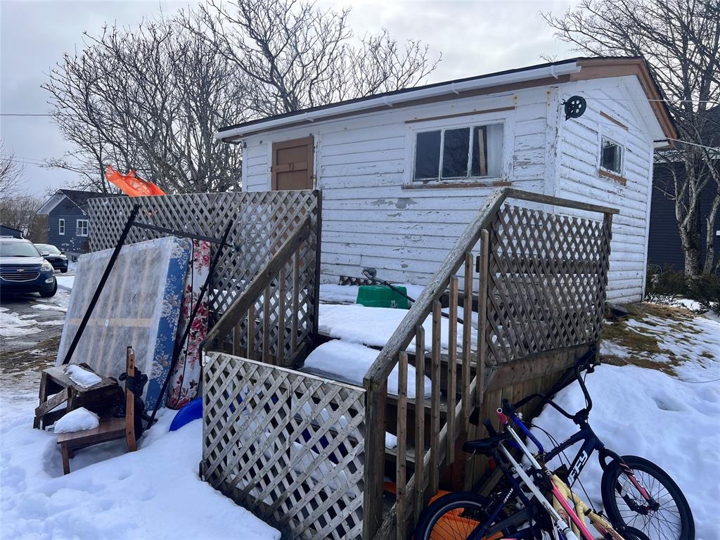 9-11 SMITH STREET, BAY ROBERTS, Newfoundland, Canada A0A 1G0, ,1 BathroomBathrooms,Residential,For Sale,SMITH STREET,6116